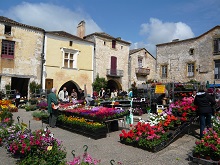 monpazier square flower market - copie